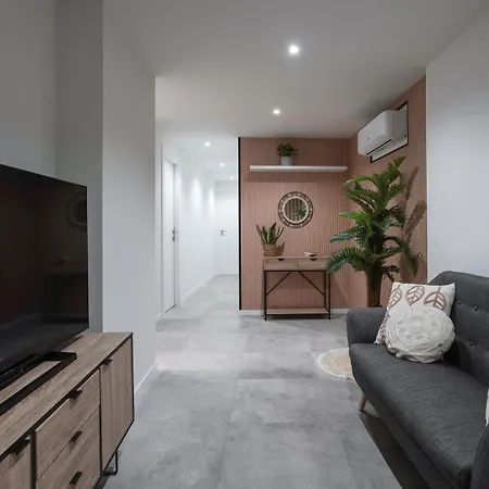 Con Terraza En Pleno Centro De