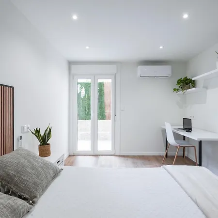 Con Terraza En Pleno Centro De * Ourense